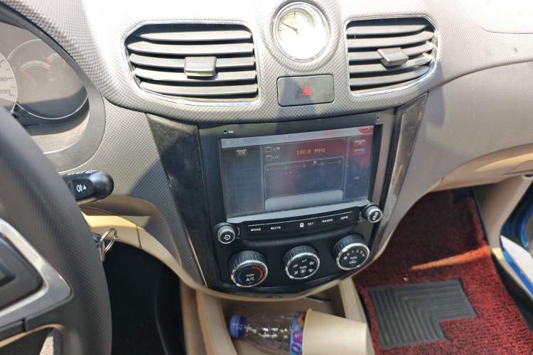 Used Wuling Hongguang 2013 1.5L S Comfort Model Audio And AC Panel