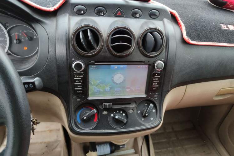 Used Wuling Hongguang 2013 1.5L Luxury Model Audio And AC Panel