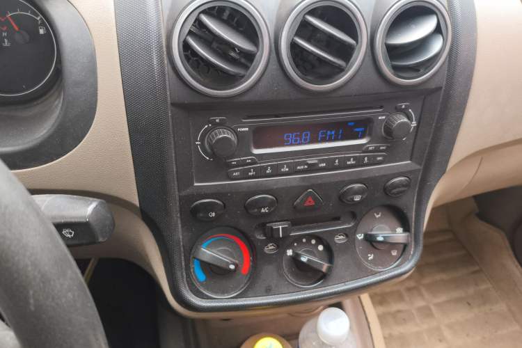 Used Wuling Hongguang 2013 1.5L Base Version Audio And AC Panel