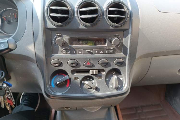 Used Wuling Hongguang 2013 1.5L Base Version Audio And AC Panel