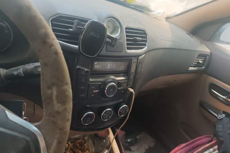 Used Wuling Hongguang 2013 1.5L S Comfort Model Audio And AC Panel