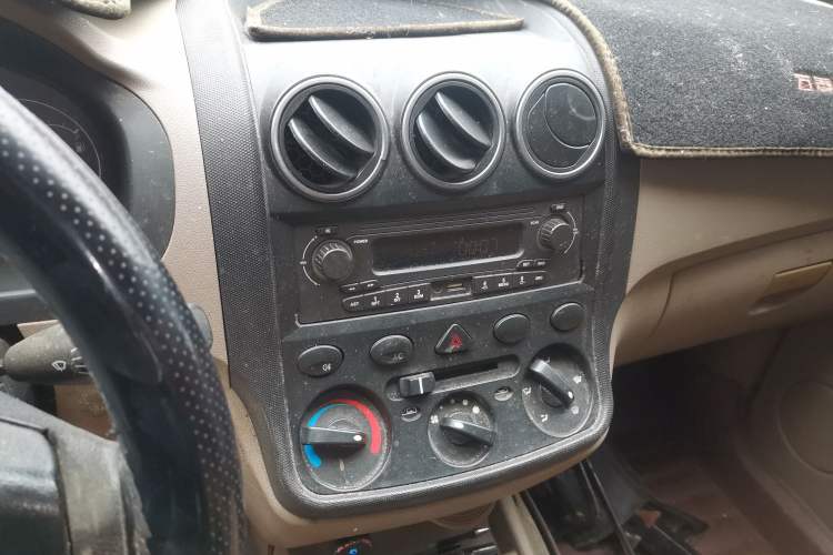 Used Wuling Hongguang 2013 1.5L Base Version Audio And AC Panel