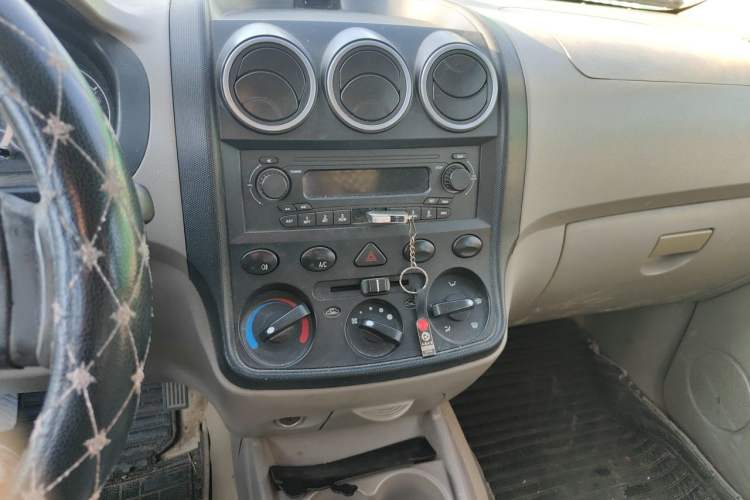 Used Wuling Hongguang 2013 1.5L Standard Version Audio And AC Panel