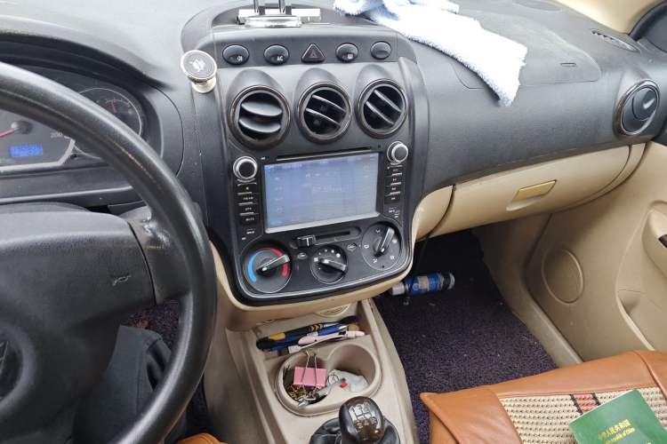 Used Wuling Hongguang 2013 1.5L Luxury Model Audio And AC Panel