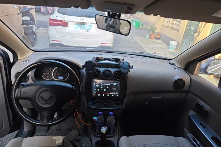 Used Wuling Hongguang 2013 1.5L Comfort Model Center Console