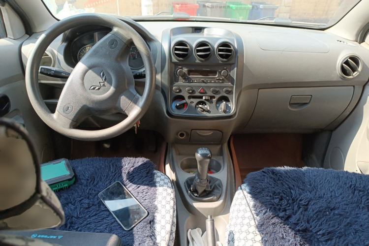 Used Wuling Hongguang 2013 1.5L Base Version Center Console