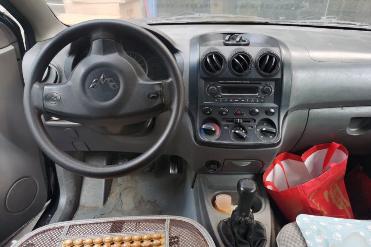 Used Wuling Hongguang 2013 1.2L S Comfort Model China IV Standard Center Console