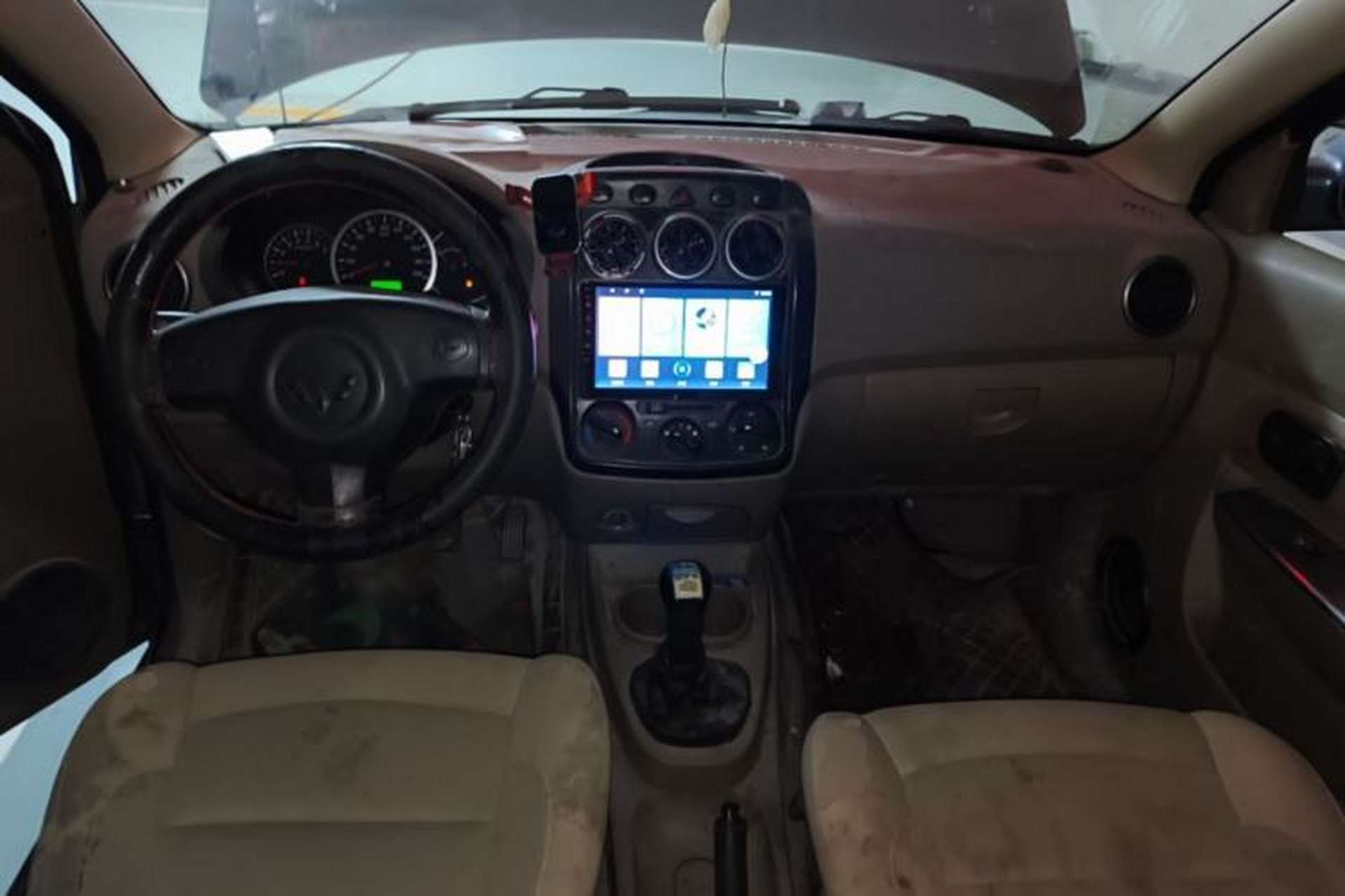 Used Wuling Hongguang 2013 1.5L Standard Version Center Console