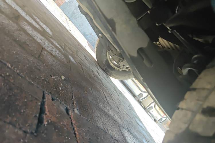 Used Wuling Hongguang 2013 1.5L S Luxury Model Chassis Front Left