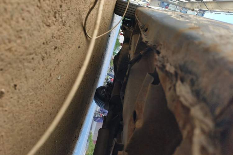 Used Wuling Hongguang 2013 1.5L Standard Version Chassis Front Right