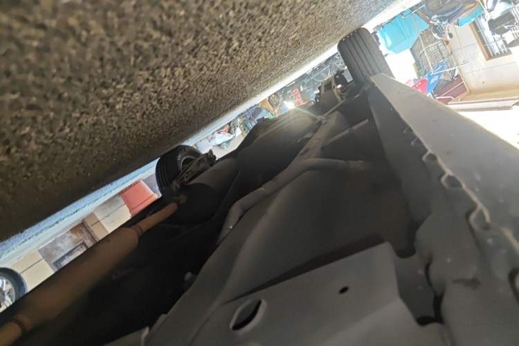 Used Wuling Hongguang 2013 1.5L Comfort Model Chassis Front Right