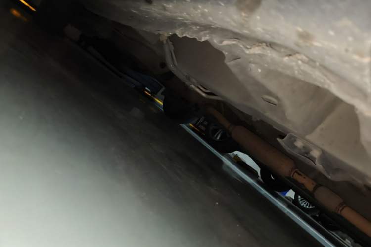 Used Wuling Hongguang 2013 1.5L Standard Version Chassis Front Right