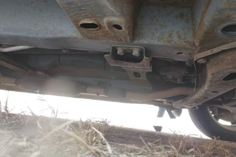 Used Wuling Hongguang 2013 1.5L Standard Version Chassis Front Right