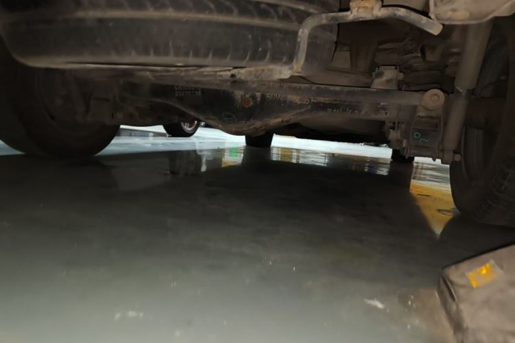 Used Wuling Hongguang 2013 1.5L Standard Version Chassis Rear