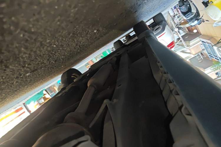 Used Wuling Hongguang 2013 1.5L Comfort Model Chassis Rear Left