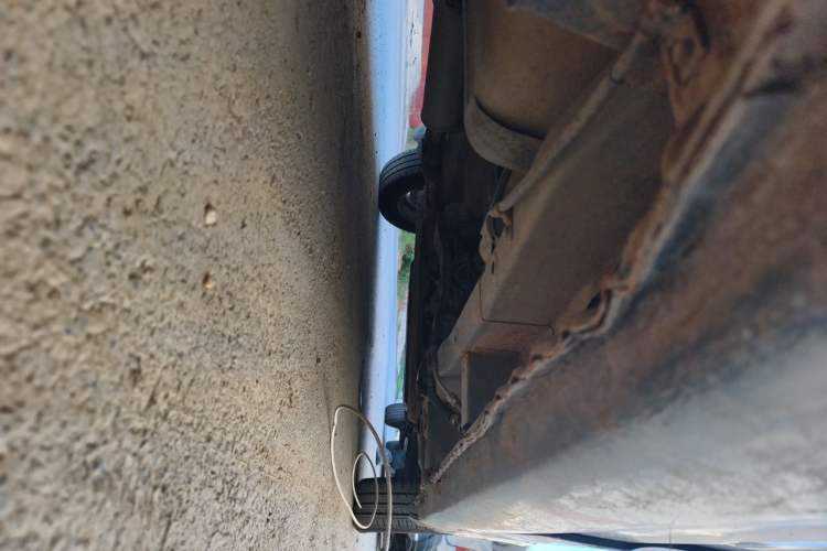 Used Wuling Hongguang 2013 1.5L Standard Version Chassis Rear Right