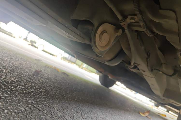 Used Wuling Hongguang 2013 1.5L Base Version Chassis Rear Right