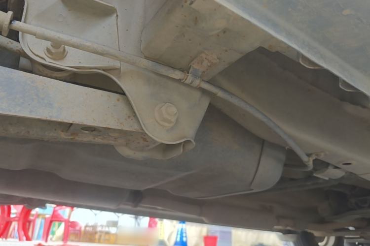 Used Wuling Hongguang 2013 1.5L Luxury Model Chassis Rear Right