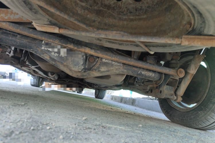 Used Wuling Hongguang 2013 1.5L Standard Version Chassis Rear