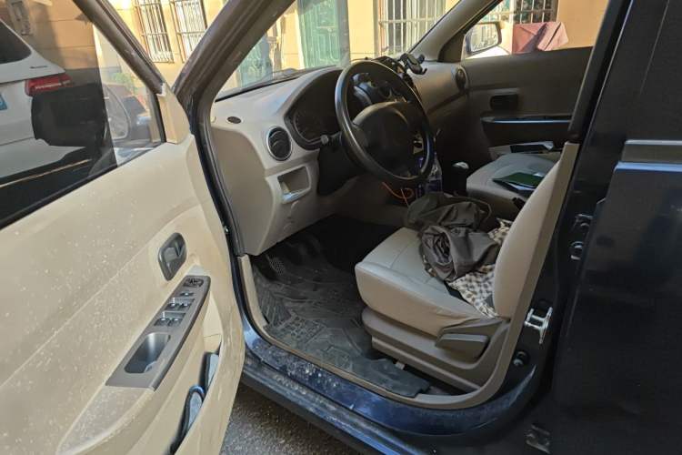 Used Wuling Hongguang 2013 1.5L Comfort Model Driver Seat