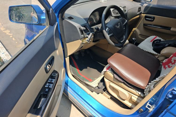 Used Wuling Hongguang 2013 1.5L S Comfort Model Driver Seat