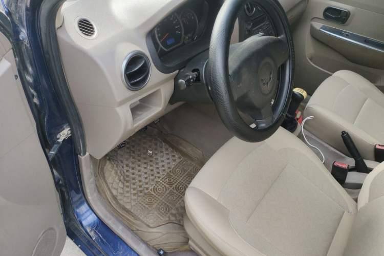 Used Wuling Hongguang 2013 1.5L Comfort Model Driver Seat