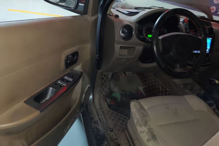 Used Wuling Hongguang 2013 1.5L Standard Version Driver Seat