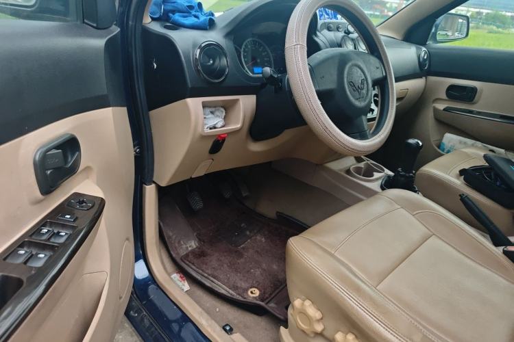 Used Wuling Hongguang 2013 1.5L Luxury Model Driver Seat