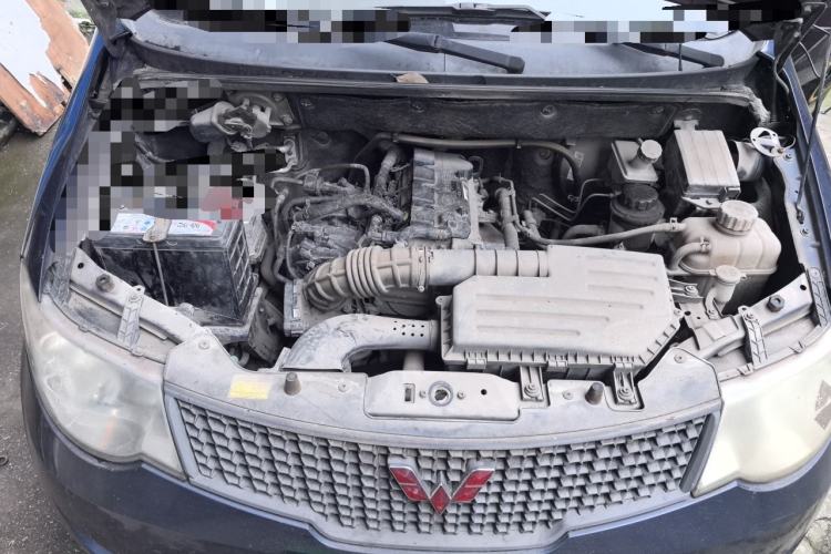Used Wuling Hongguang 2013 1.2L S Comfort Model China IV Standard Engine Bay