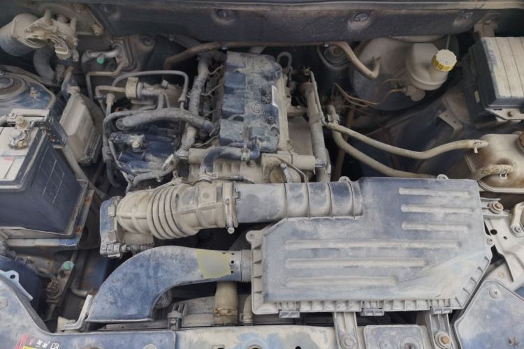 Used Wuling Hongguang 2013 1.5L Base Version Engine Bay