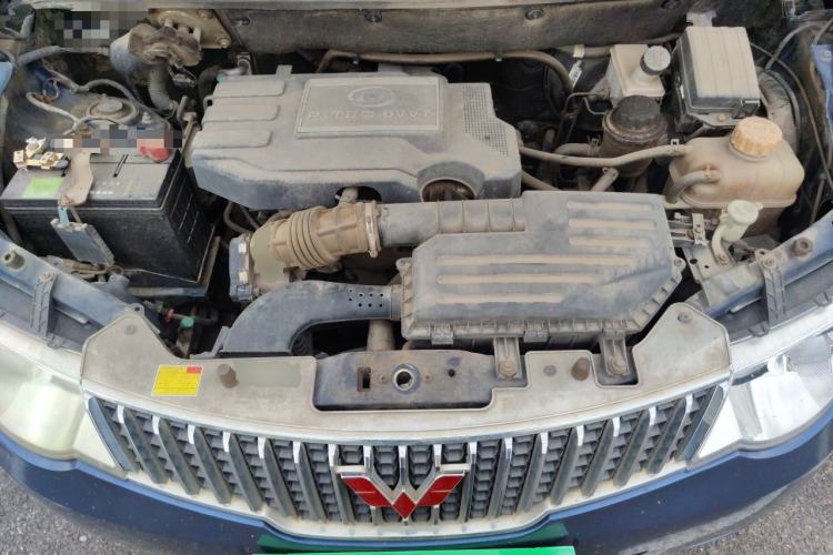 Used Wuling Hongguang 2013 1.5L Luxury Model Engine Bay