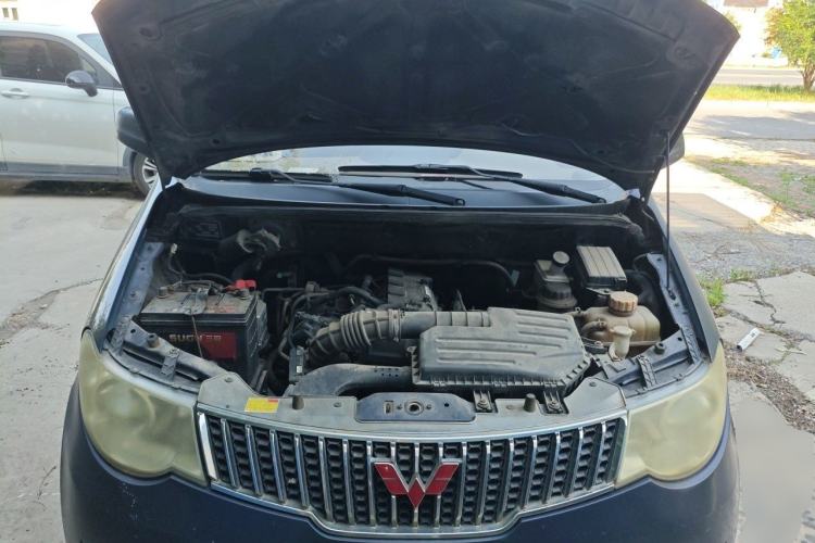 Used Wuling Hongguang 2013 1.5L Comfort Model Engine Bay