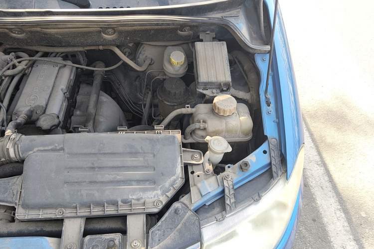 Used Wuling Hongguang 2013 1.2L S Comfort Model China IV Standard Engine Bay Left
