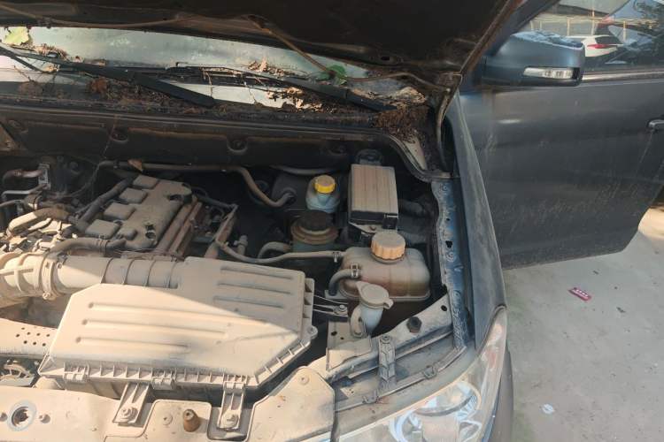 Used Wuling Hongguang 2013 1.5L S Comfort Model Engine Bay Left