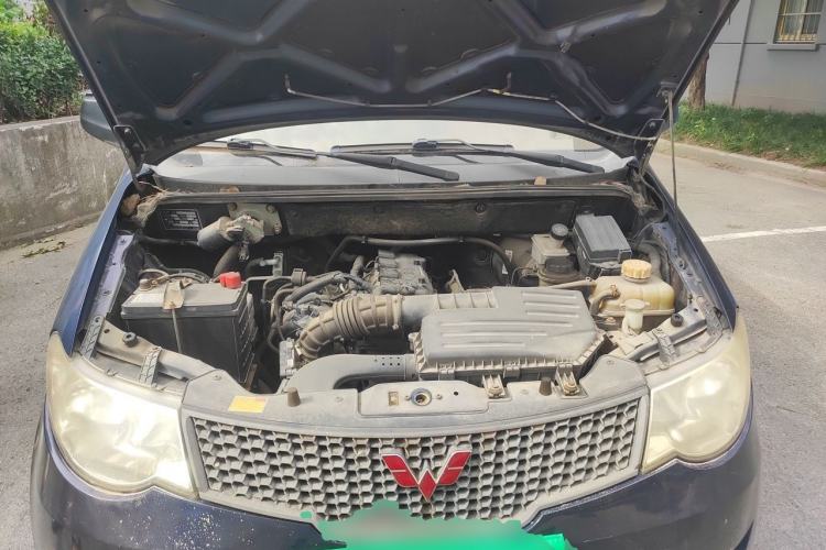 Used Wuling Hongguang 2013 1.5L Base Version Engine Bay