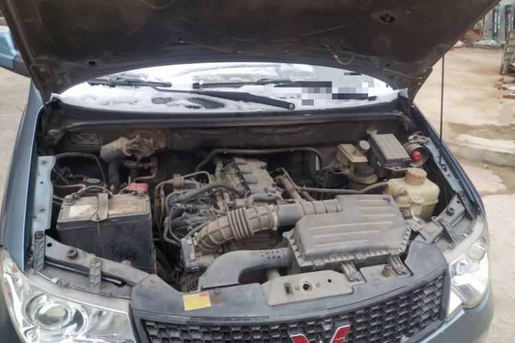 Used Wuling Hongguang 2013 1.5L Base Version Engine Bay