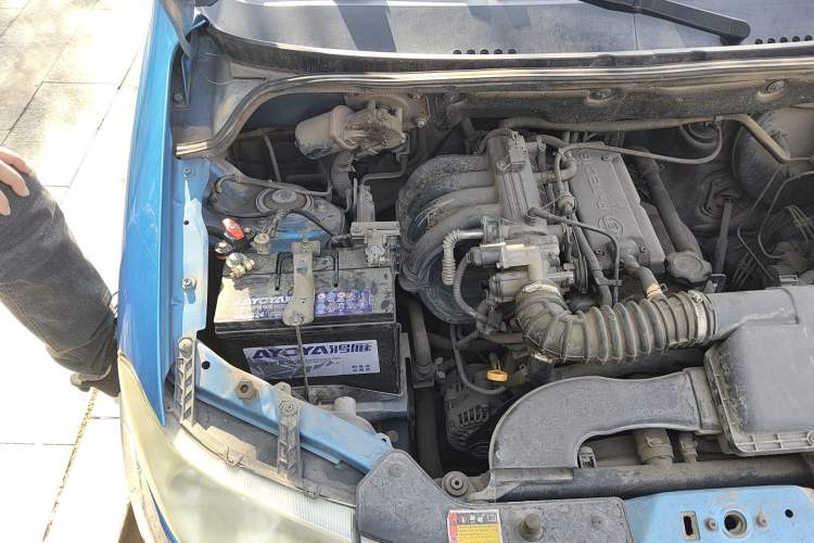 Used Wuling Hongguang 2013 1.2L S Comfort Model China IV Standard Engine Bay Right