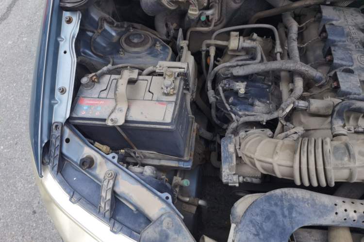 Used Wuling Hongguang 2013 1.5L Base Version Engine Bay Right