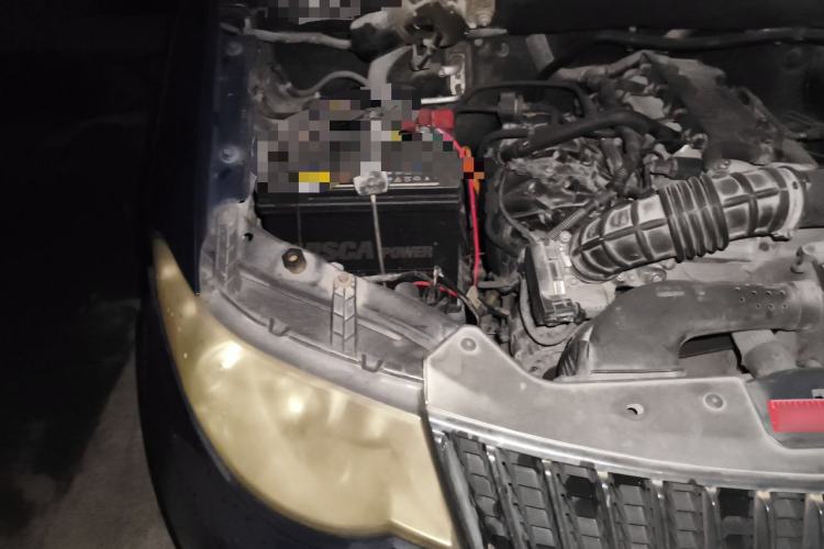 Used Wuling Hongguang 2013 1.5L Base Version Engine Bay Right