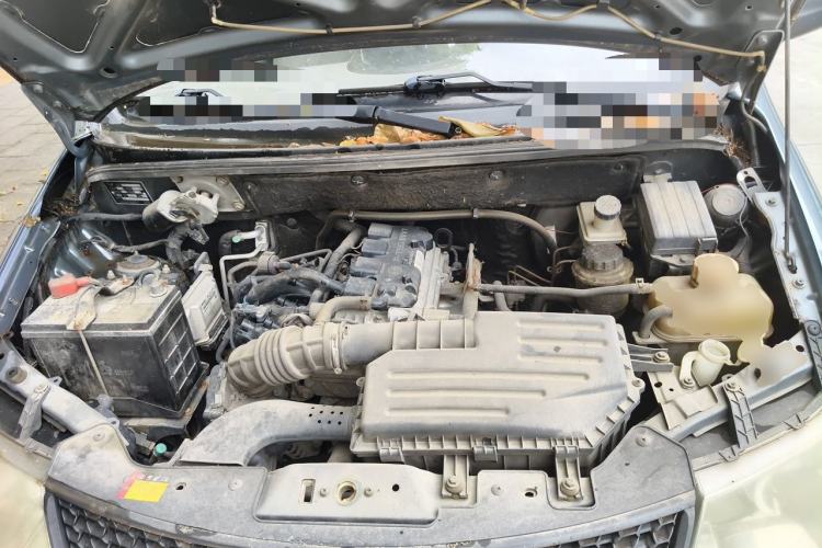Used Wuling Hongguang 2013 1.5L Base Version Engine Bay