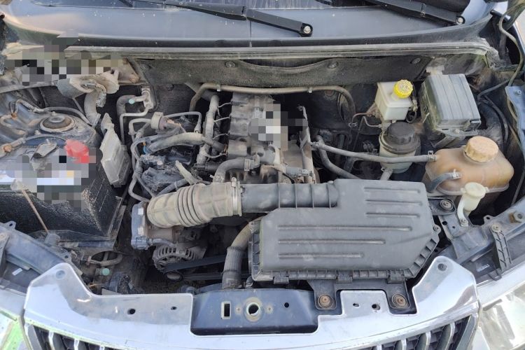 Used Wuling Hongguang 2013 1.5L Standard Version Engine Bay