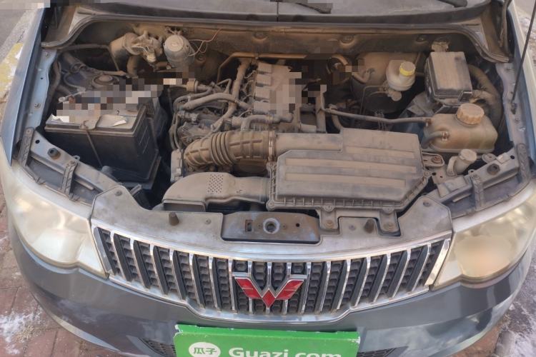 Used Wuling Hongguang 2013 1.5L Standard Version Engine Bay