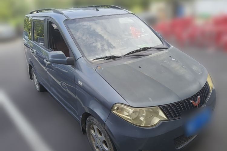 Used Wuling Hongguang 2013 1.5L Luxury Model Front Right 45 Deg