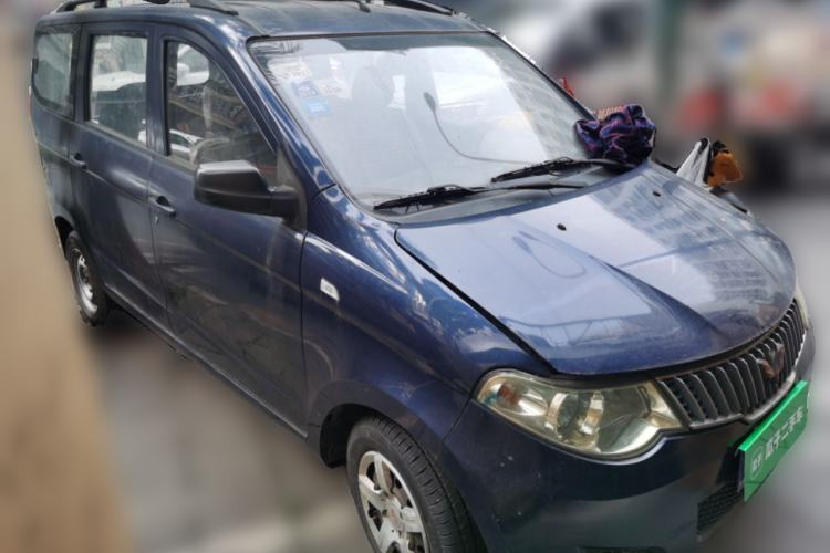 Used Wuling Hongguang 2013 1.2L S Comfort Model China IV Standard Front Right 45 Deg