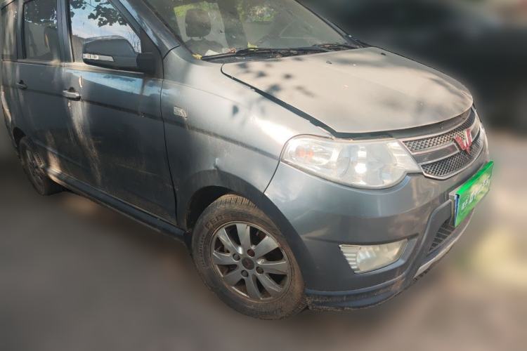 Used Wuling Hongguang 2013 1.5L S Comfort Model Front Right 45 Deg