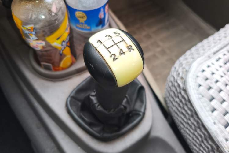 Used Wuling Hongguang 2013 1.5L Base Version Gear Lever