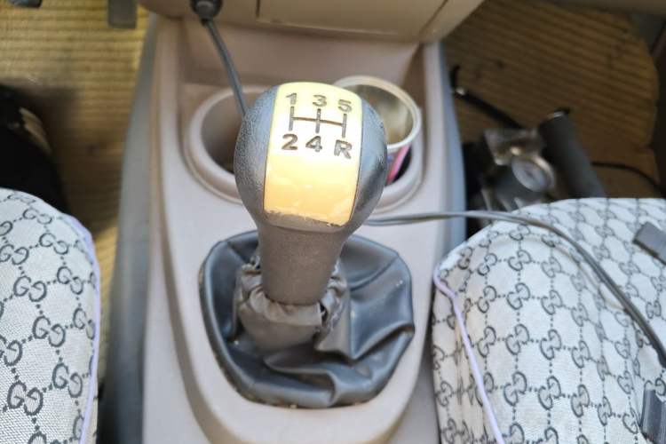 Used Wuling Hongguang 2013 1.5L Standard Version Gear Lever