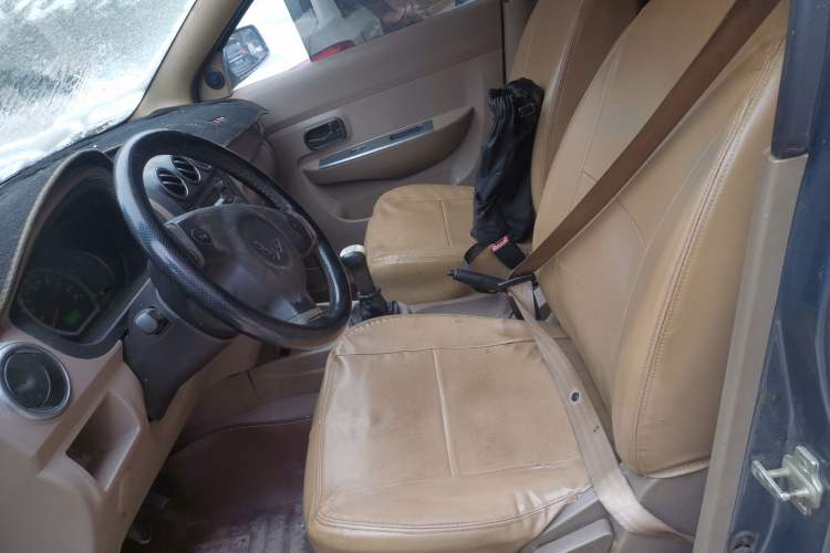 Used Wuling Hongguang 2013 1.5L Base Version Left Front Seat
