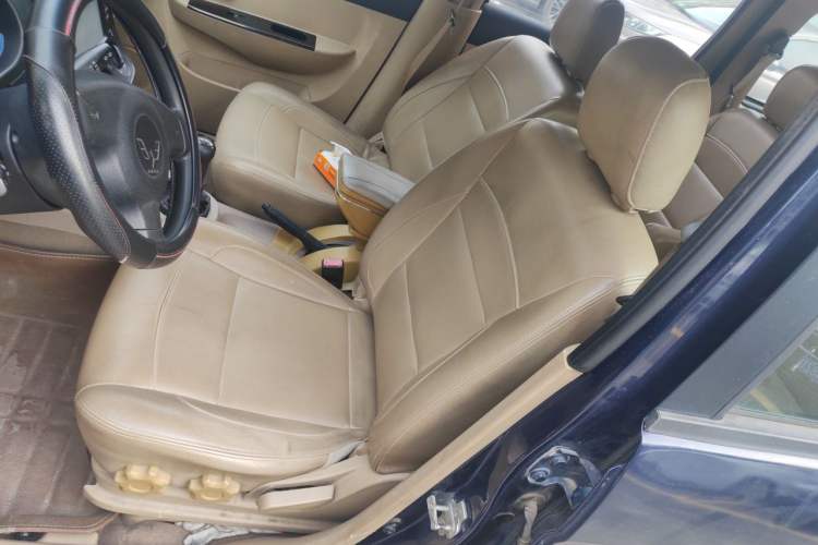 Used Wuling Hongguang 2013 1.5L S Luxury Model Left Front Seat