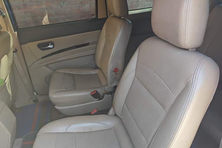 Used Wuling Hongguang 2013 1.5L S Luxury Model Left Rear Seat